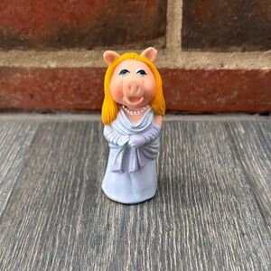 Vintage 1978 Miss Piggy figure
